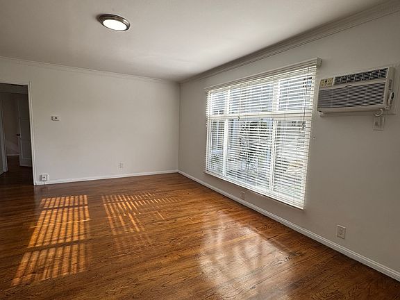 2nd image of 5700 Hazeltine Ave #995720