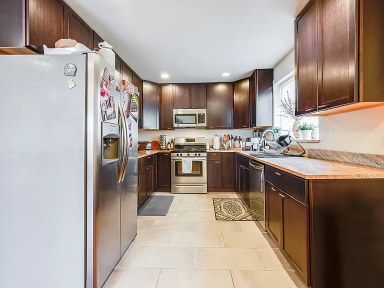 5728 Roosevelt Way NE — Photo 32