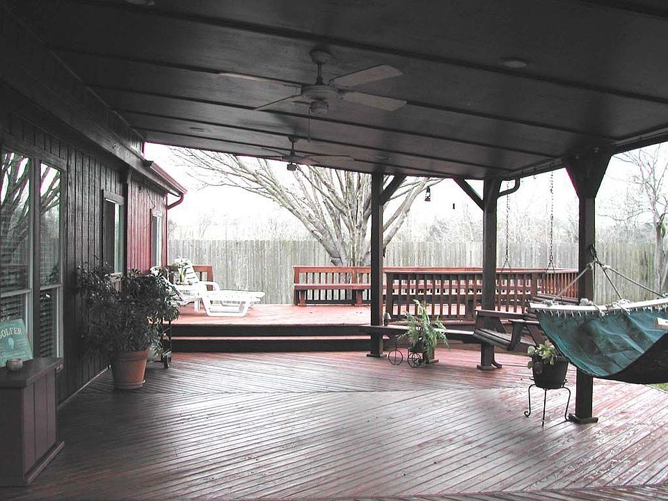 1,000 sf Covered Deck