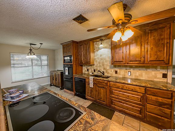 5th image of 703 N Ashby Dr