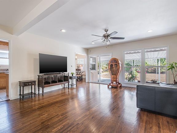 5th image of 7862 Babcock Ave