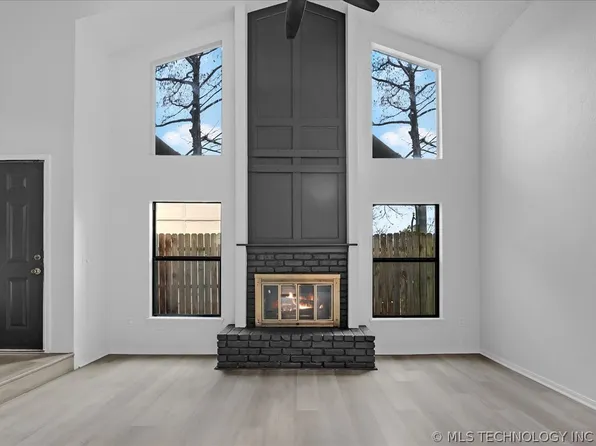 13005 E 28th Pl, Tulsa, OK 74134