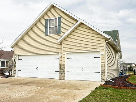 3rd image of 682 Wyndemere Dr