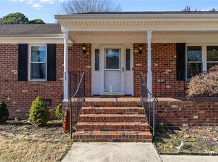 309 Moonefield Dr, Smithfield, VA 23430