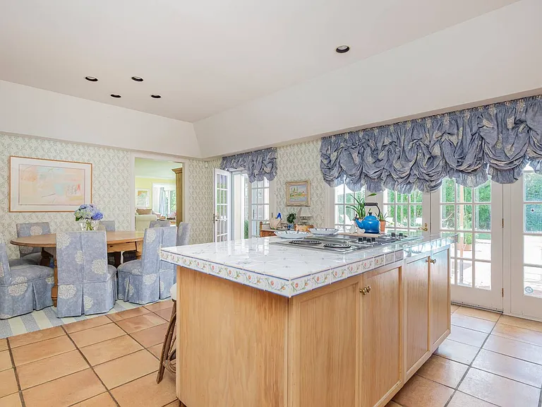 2 Fair Lea Rd — Photo 26