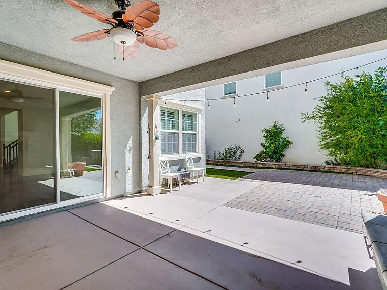 675 W Esplanade Dr — Photo 36