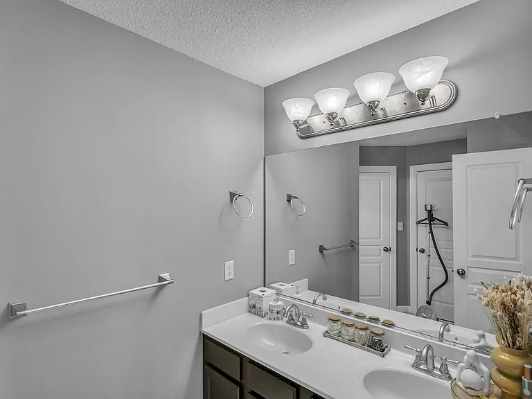 2404 Caitlan Loch Ln — Photo 80