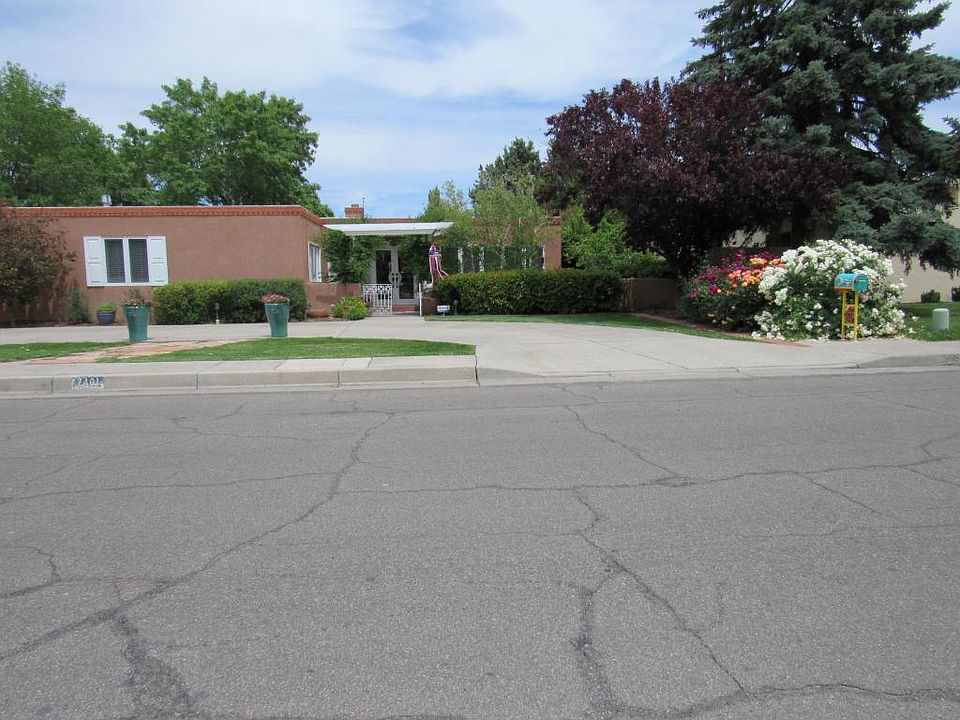 1st image of 7401 Vista Del Arroyo Ave NE
