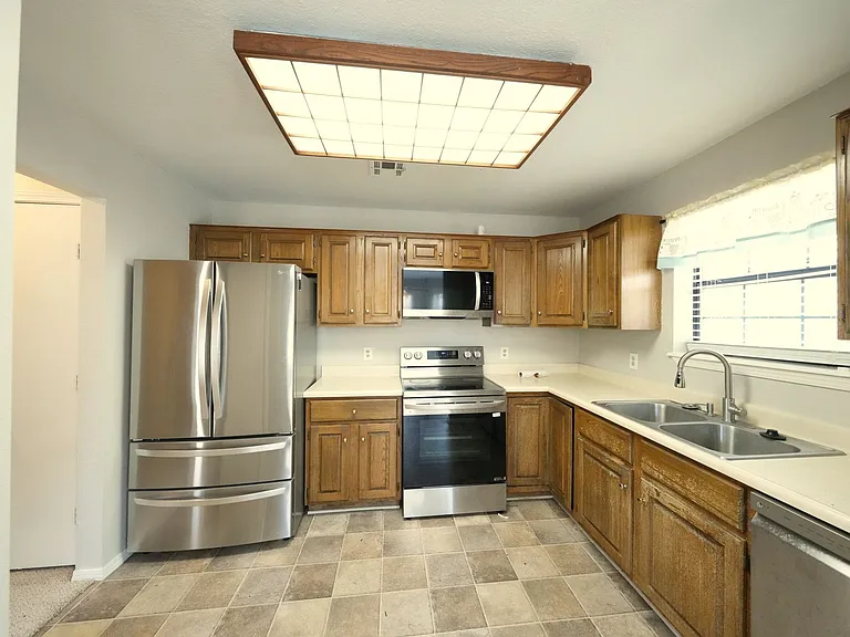 6327 S 90th East Ave — Photo 4