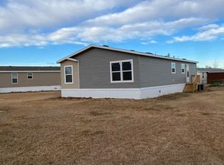 908 Dan Dr, Dickinson, ND 58601