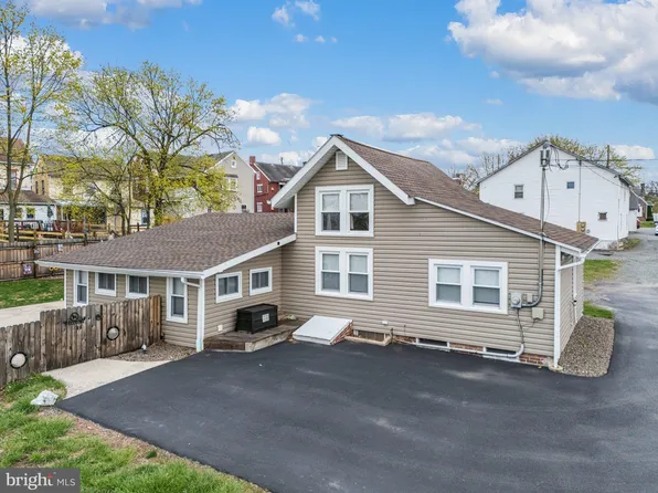 12 Wilson Ave, Gilbertsville, PA 19525