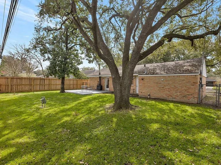 4750 Sanford Rd — Photo 15