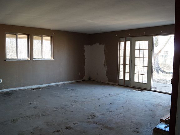 5th image of 821 N Eppington Dr