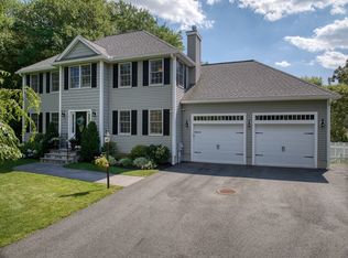 1 Carl Forester Ln, Woburn, MA 01801
