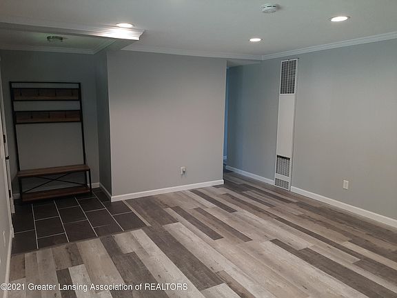 4th image of 610 Julian Ave