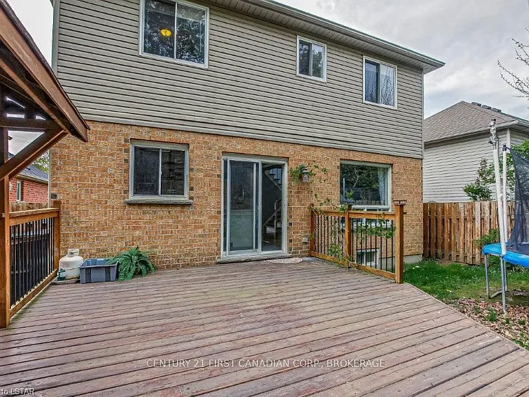 91 Meadowridge Rd — Photo 27