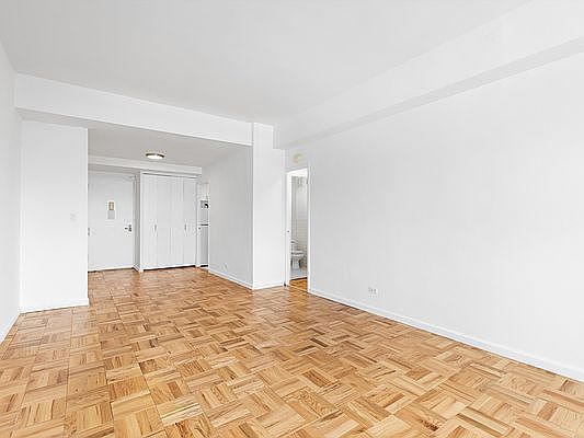 3rd image of 230 E 15th St APT 10J