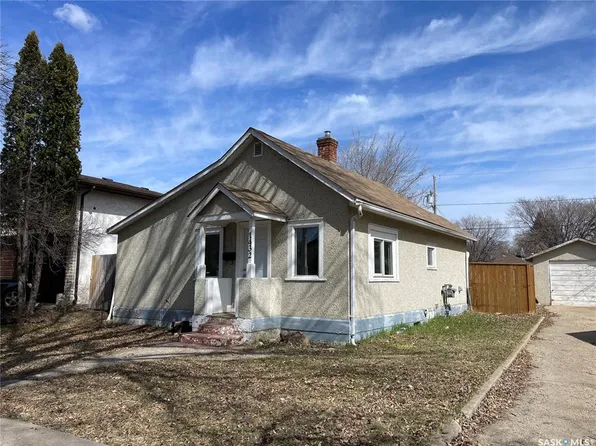 1432 105th STREET, North Battleford, SK S9A 1T3