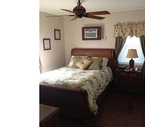 5th image of 190 N Collier Blvd #5