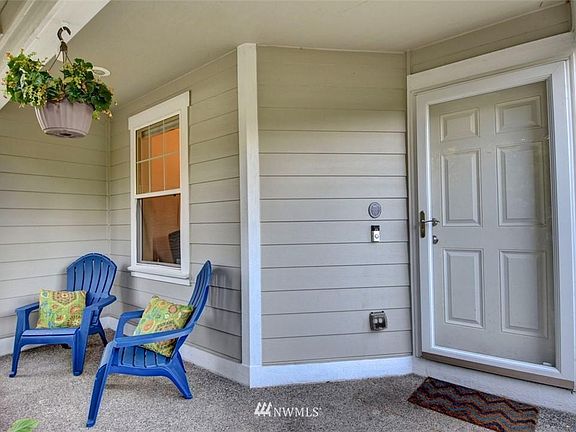 2nd image of 1827 Quince St NE