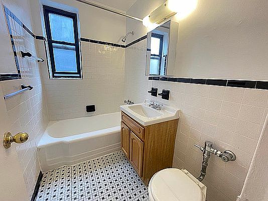 5th image of 68 W 238th St APT D41
