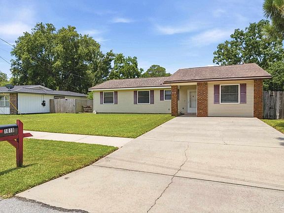 2nd image of 1010 Aspen Ct