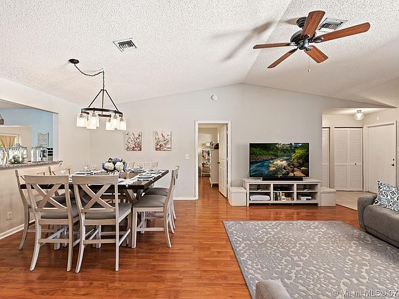 4th image of 5668 Priscilla Ln