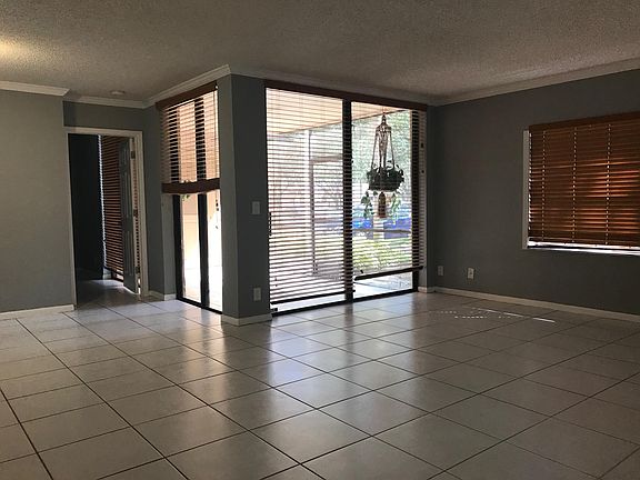 3rd image of 10791 NW 14th St APT 307