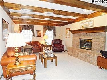 3rd image of 20317 Beechwood Ln