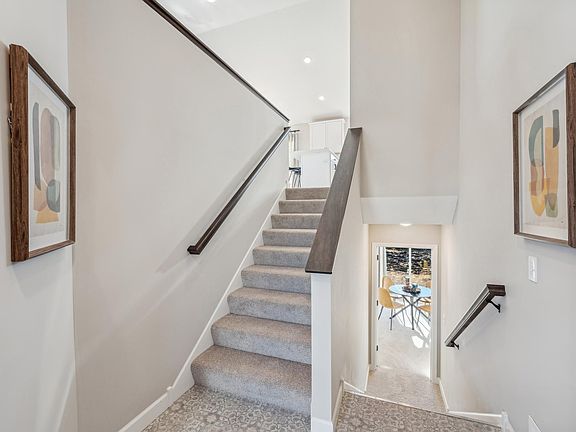 2nd image of 1400 Woods Rd NE