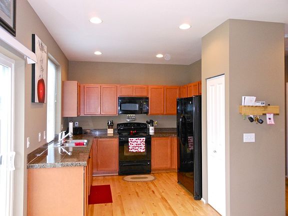 4th image of 2813 67th Ct SE