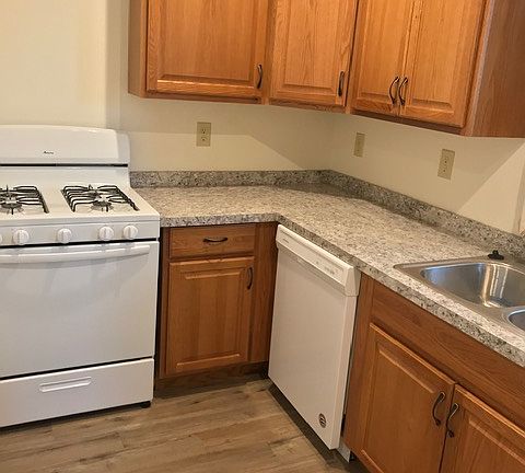 2nd image of 400 Fremont St #2