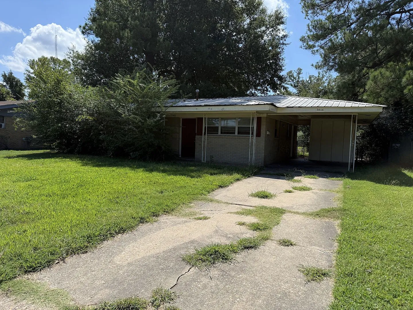3BR/1BA brick home in Pine Bluff — Photo 1