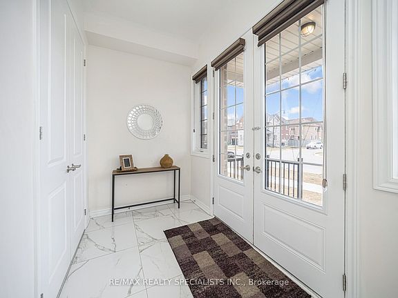 3rd image of 43 Clockwork Dr