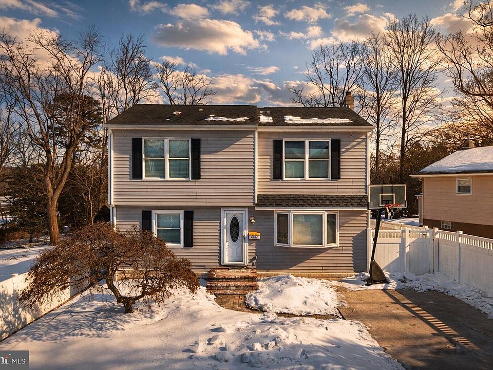 1st image of 4767 Tremont Ave