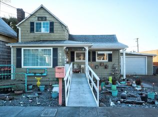717 12th Ave, Seaside, OR 97138