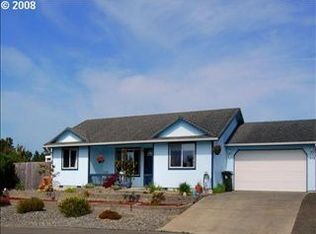 1420 Yew St, Florence, OR 97439