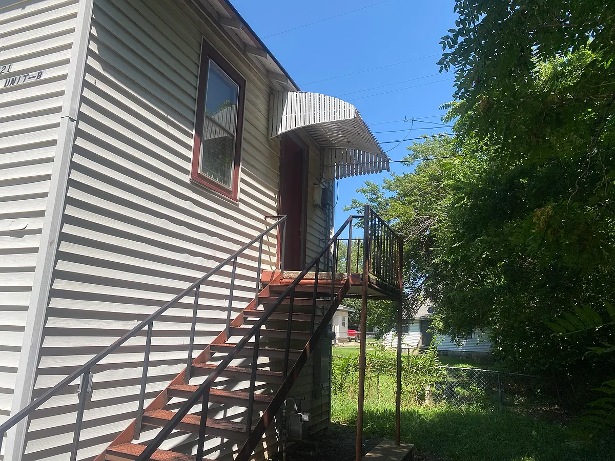 Building Photo - 2221 NW 13th St #B