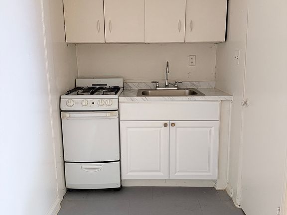 3rd image of 716 Sanford Ave #B
