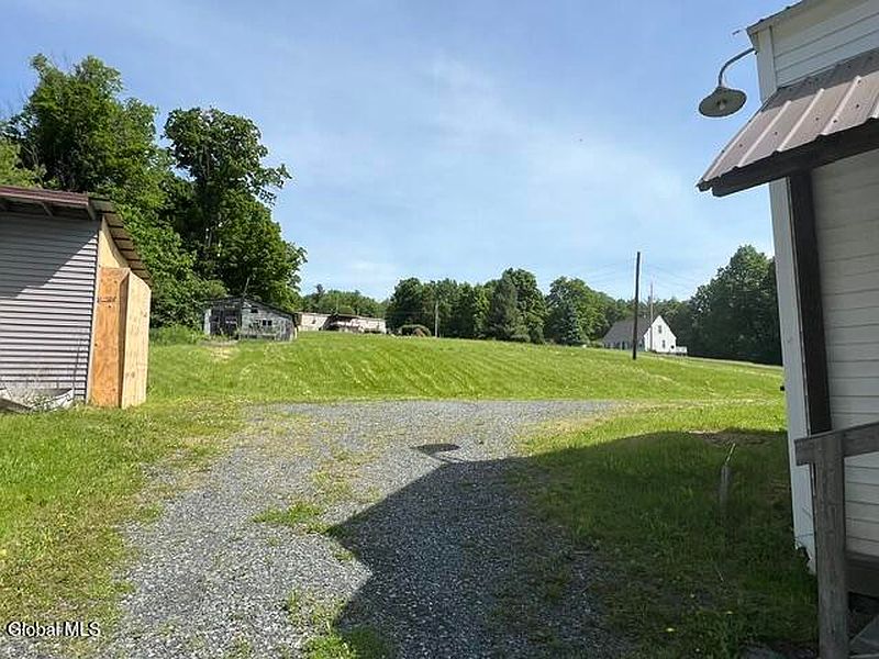 4th image of 2527 County Road 18