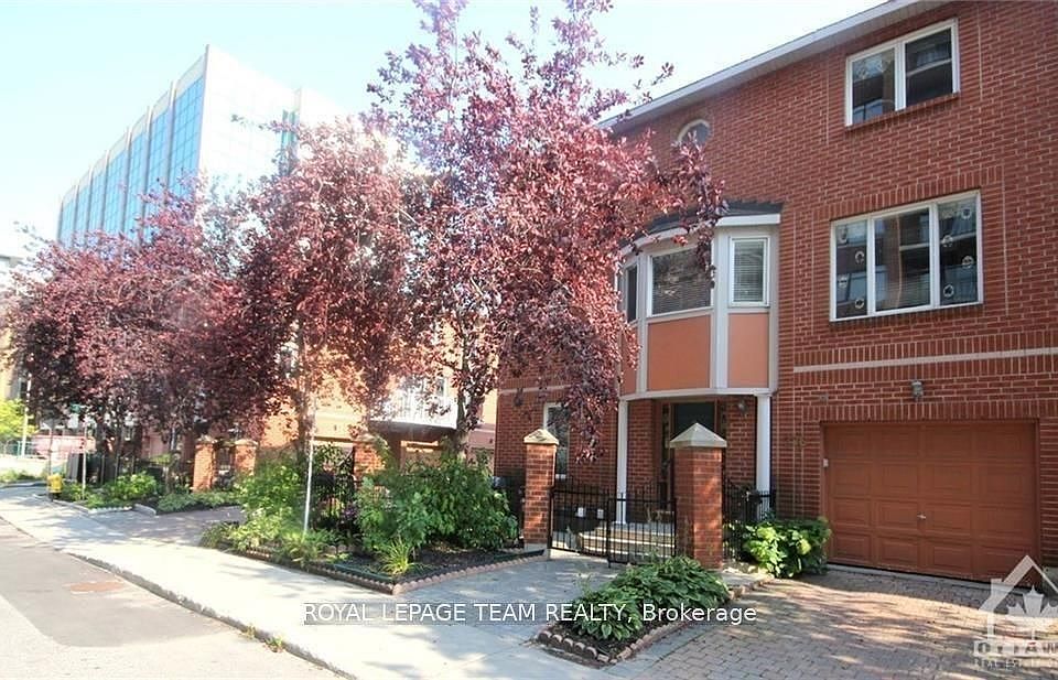 1st image of 376 Lisgar St