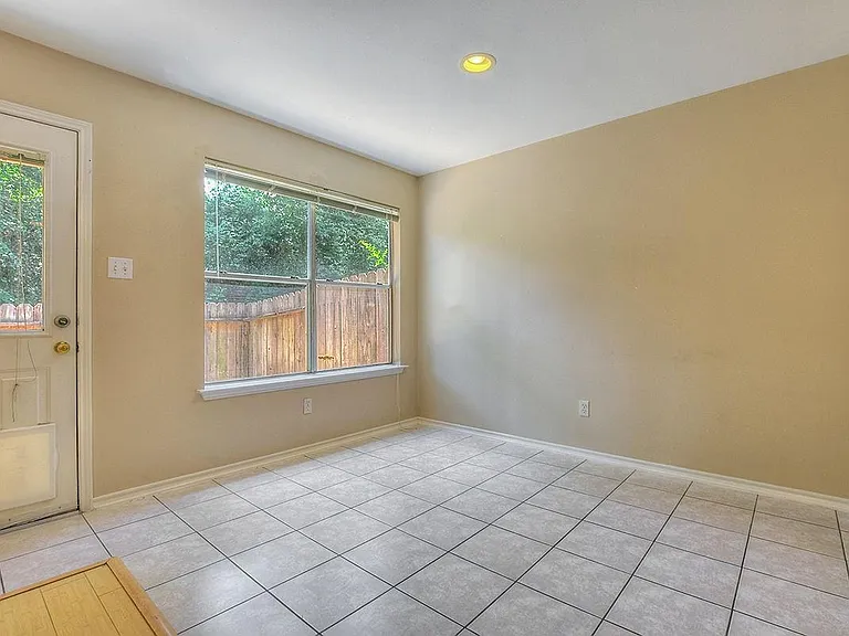 7 Newberry Trail Ct — Photo 14