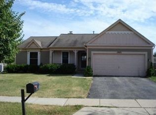 1905 Mission Hills Dr, Elgin, IL
