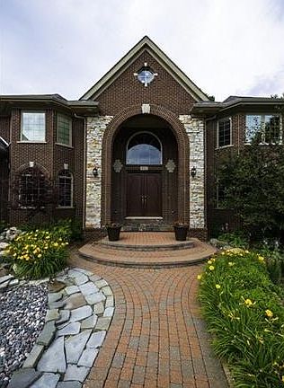 3rd image of 972 Hill Hollow Ct