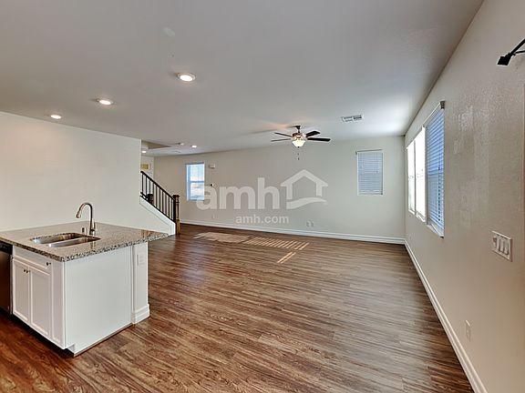 5th image of 10482 Wise St