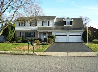 850 Frank Dr, Emmaus, PA
