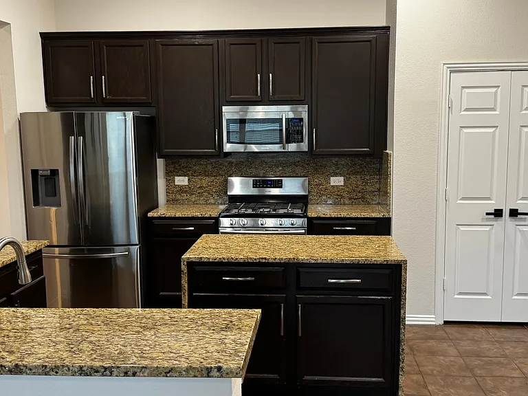 3501 Amador Dr — Photo 7