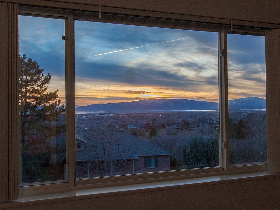 Valley & mountain views