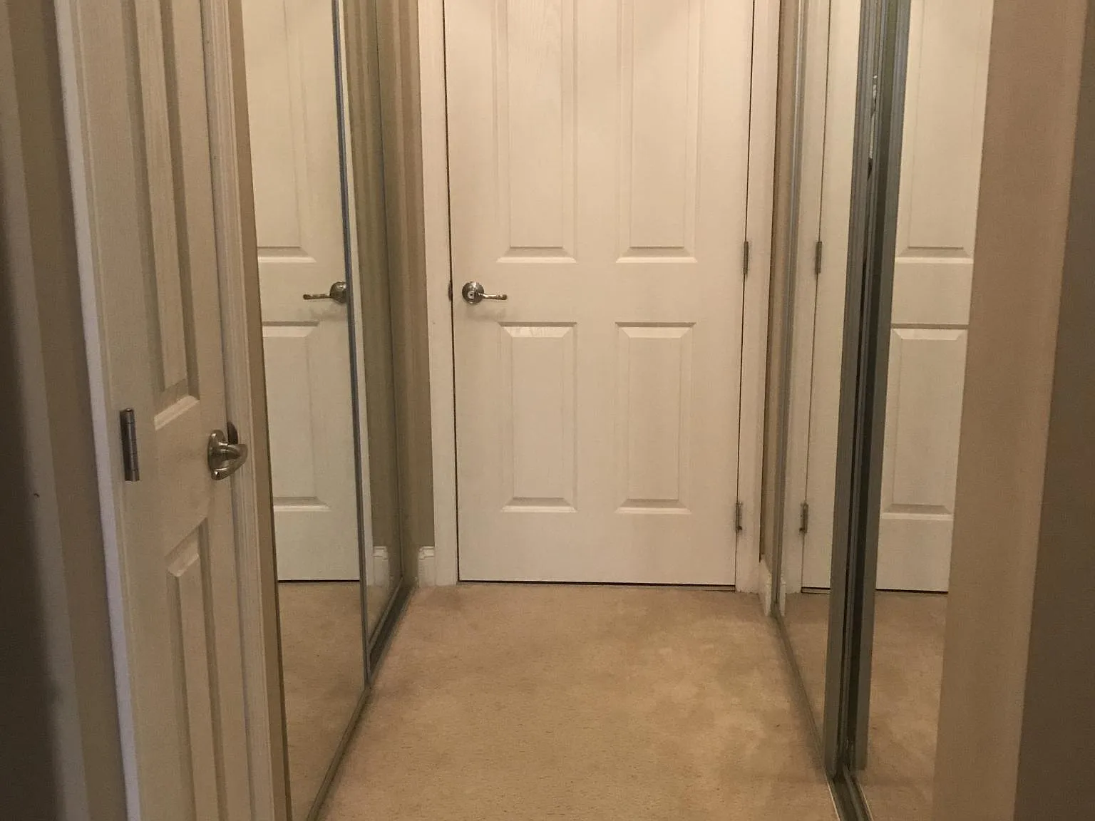 1 bed, 850 sqft, $1,350 — Photo 3