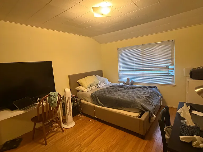 182 Greenwich Dr — Photo 5